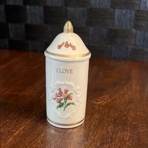 1992 Lenox Spice Garden Porcelain Spice Jar in Clove
